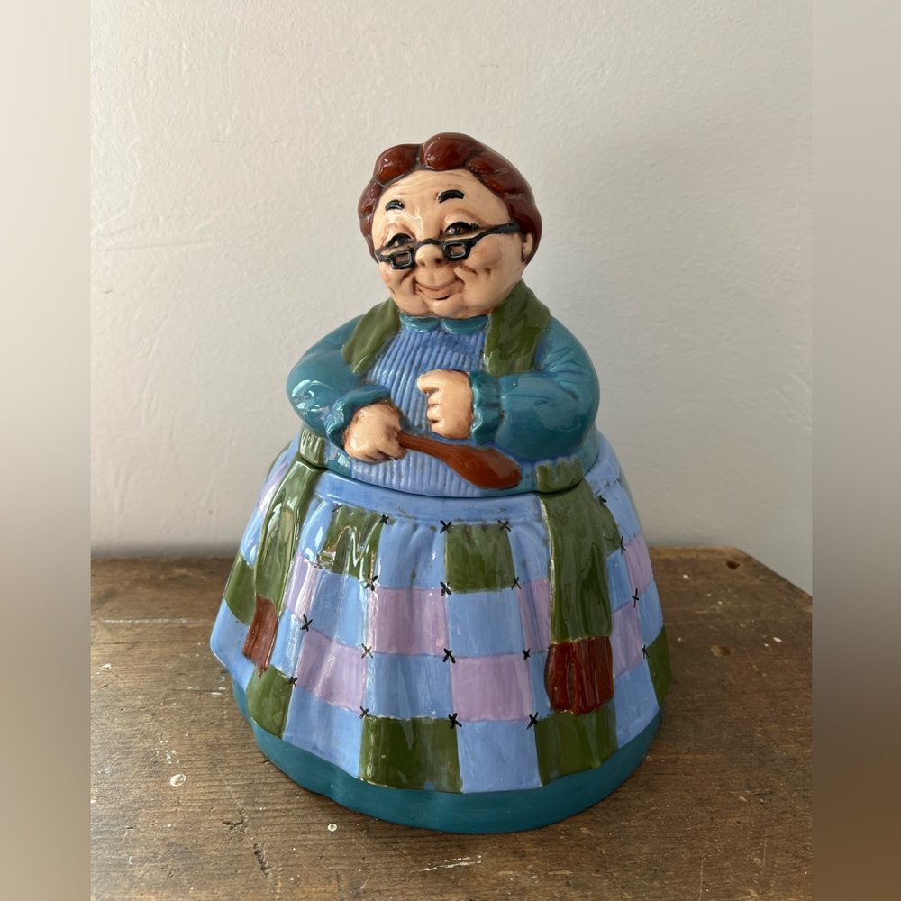 1982 Granny Cookie Jar